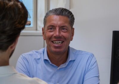 Moderne Apple werkplek bij hypotheekadviseur